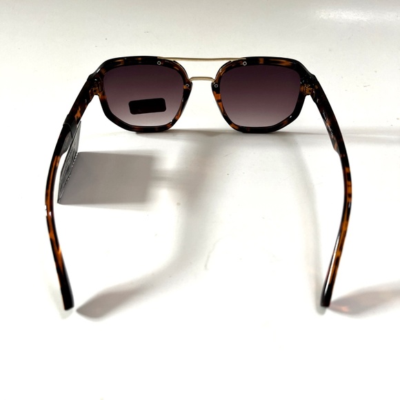 House of Harlow 1960 Aviator Sunglasses Tortoise Shell Double Bridge NWT Brown
